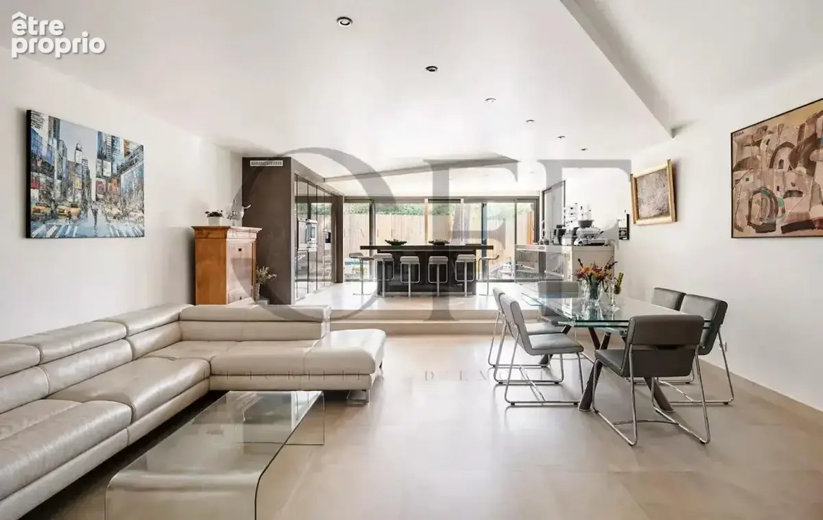 Marseille 13007 – Rez- de-jardin résidence sécurisée - Roucas-Blanc – 3 chambres 150 m² avec jardin privatif - photo 4