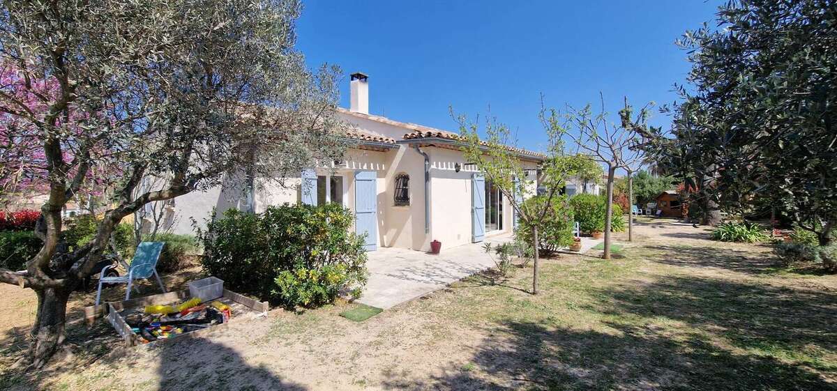 Autre à ROQUEBRUNE-SUR-ARGENS