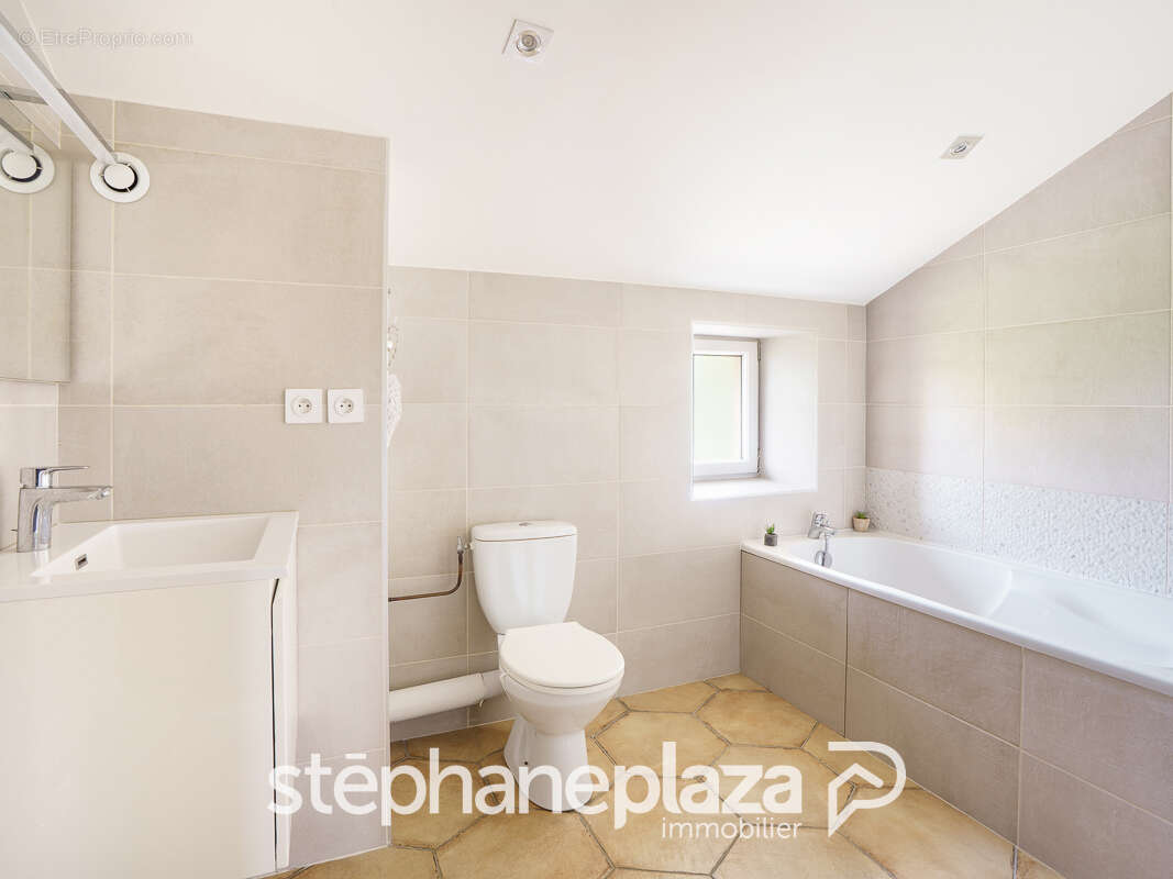 Maison à SAINT-CYR-SUR-MENTHON