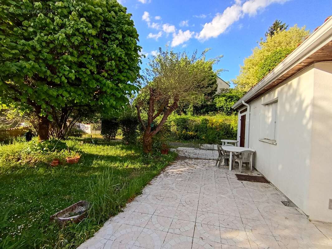Maison 92 m² à Saint-Laurent-De-Cognac  - photo 46