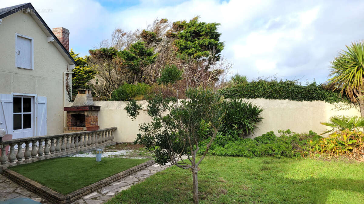 Maison à LE POULIGUEN