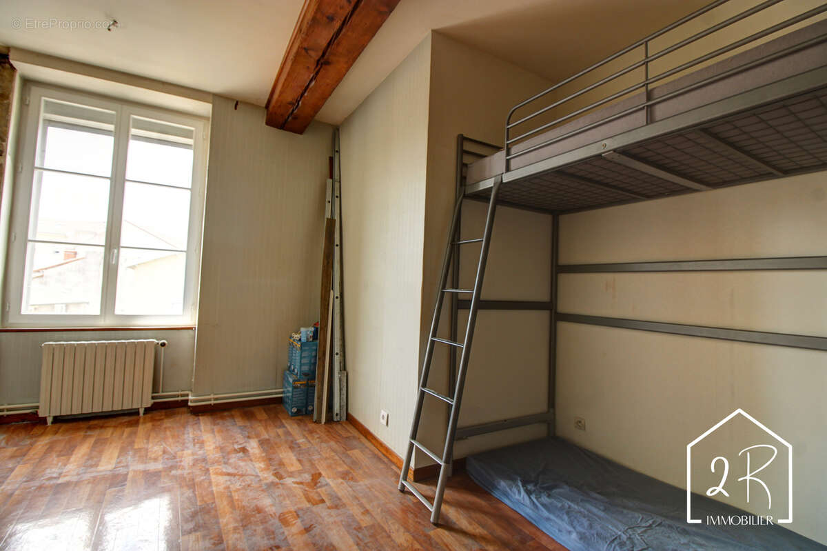 Appartement T6 125 m2 + Caves - photo 6