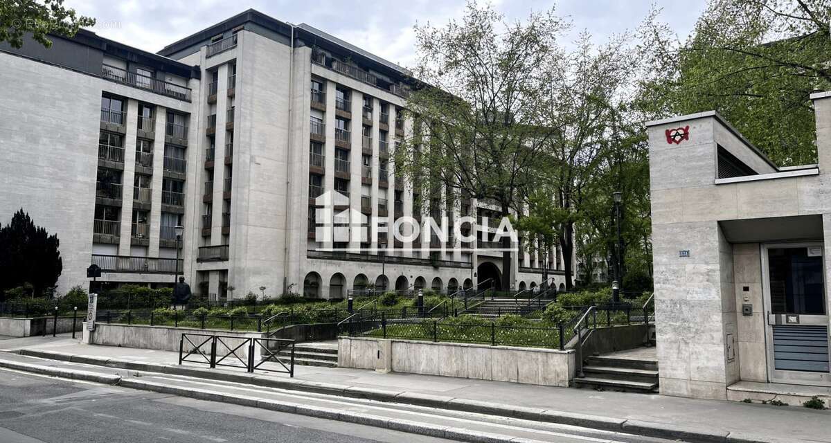 Parking à PARIS-10E