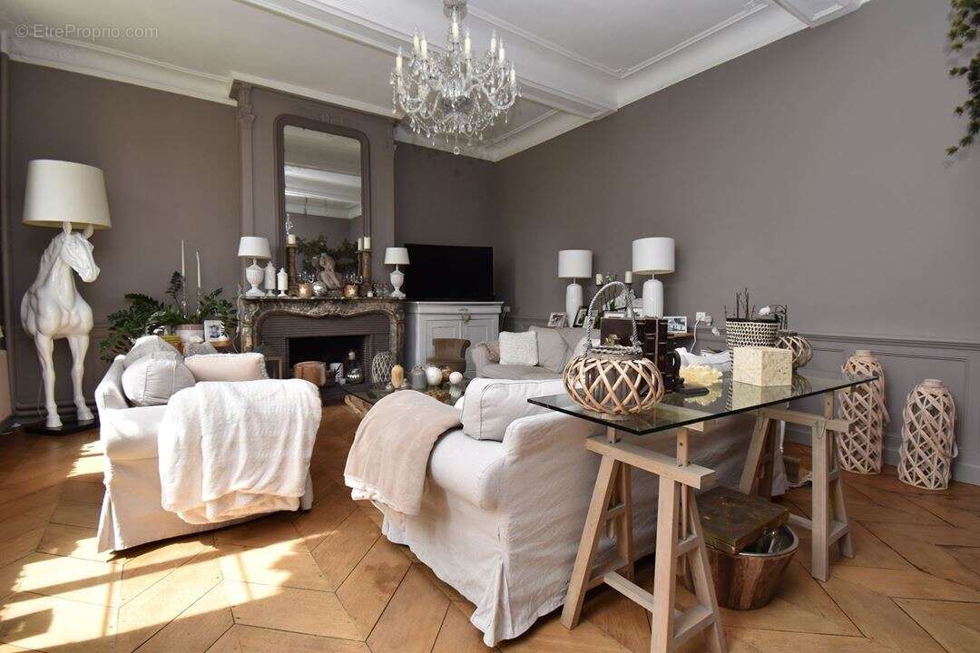 Maison 250 m² à Cambrai  - photo 2