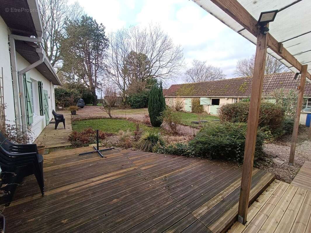 Maison à ESTREES-LES-CRECY