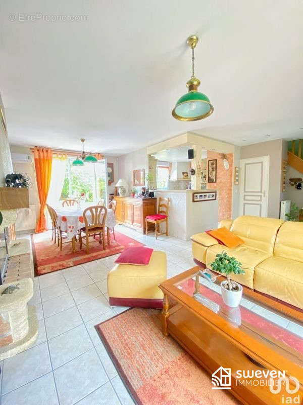 Maison à CHAUCONIN-NEUFMONTIERS