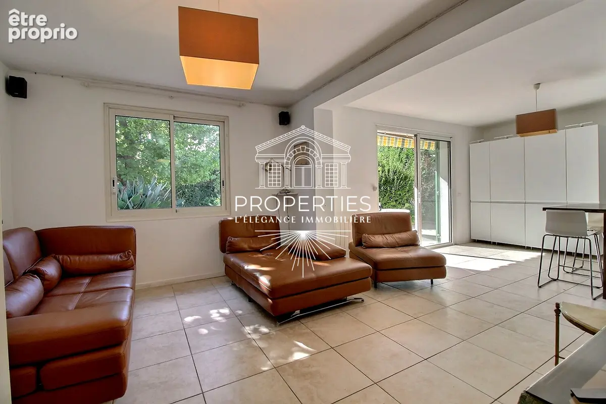 Bormes - le pin - maison de plain-pied - 100m² - 3 chambres - piscine - garage - photo 2
