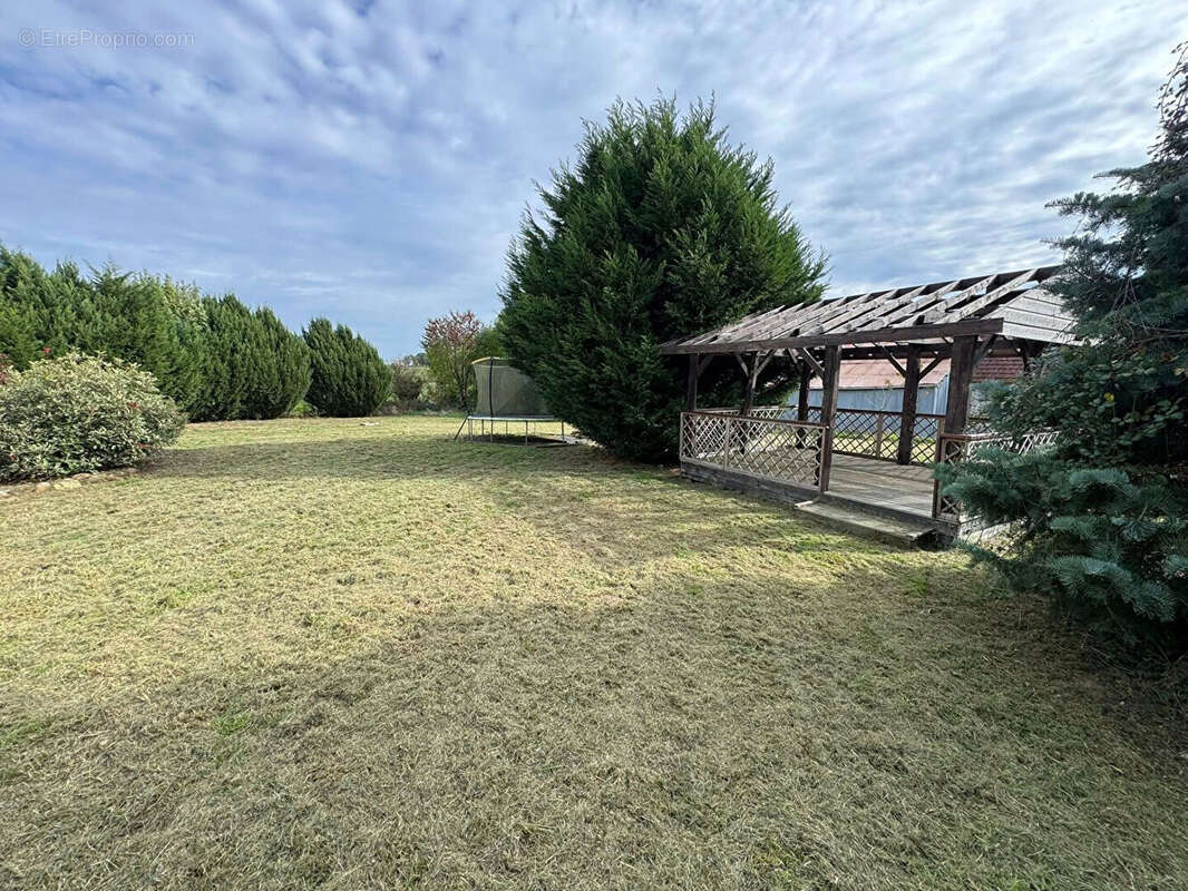 Maison à SAINT-HILAIRE-LA-TREILLE