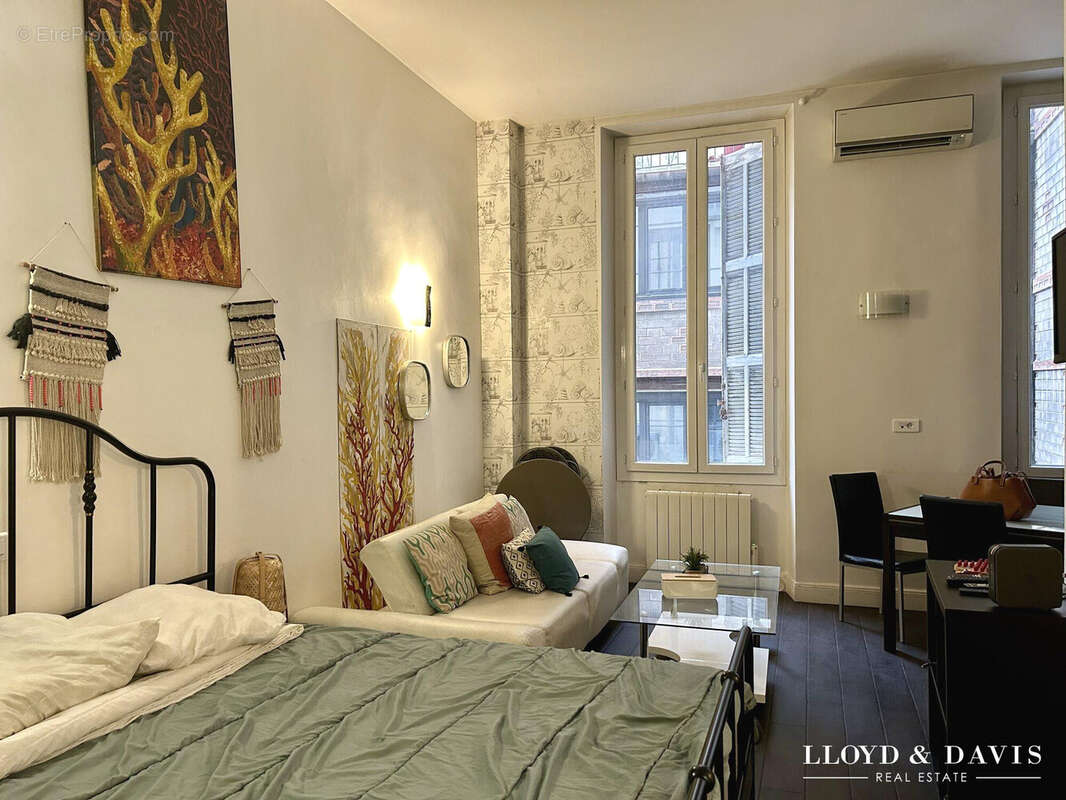 Appartement à MARSEILLE-1E
