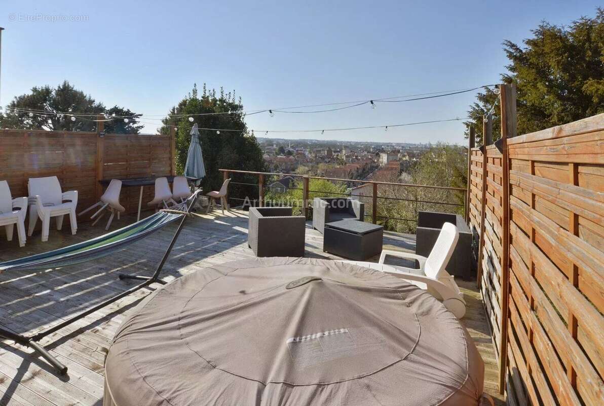 Maison à VILLENEUVE-SAINT-GEORGES