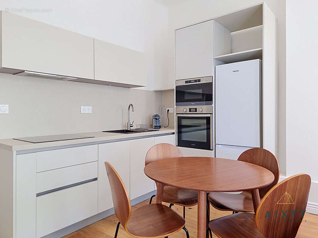 Appartement à MARSEILLE-1E