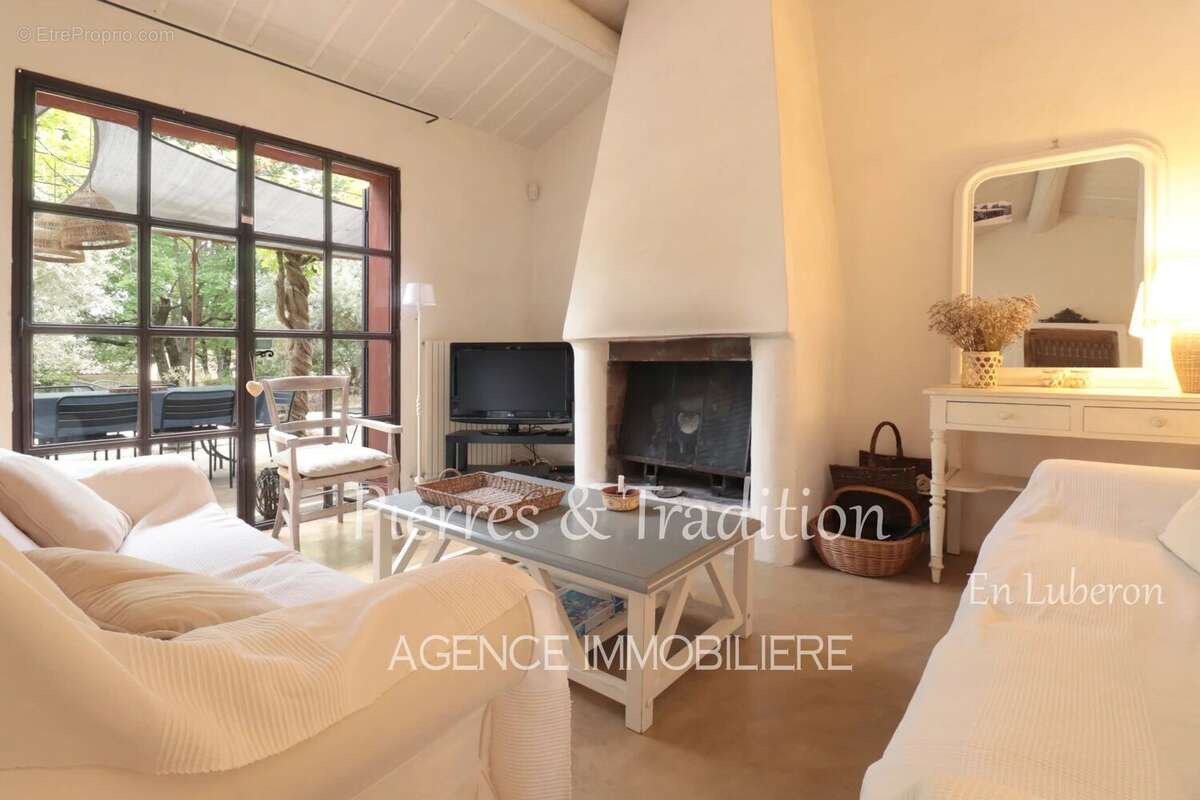 Maison à ROUSSILLON