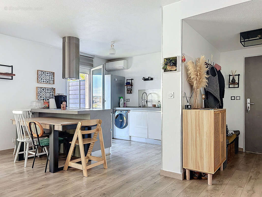 Appartement à SEPTEMES-LES-VALLONS