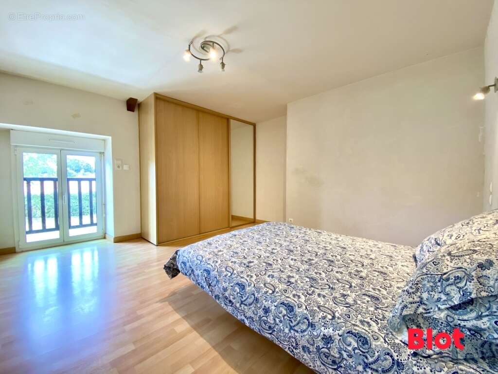Maison 177 m² à Montauban-De-Bretagne  - photo 9