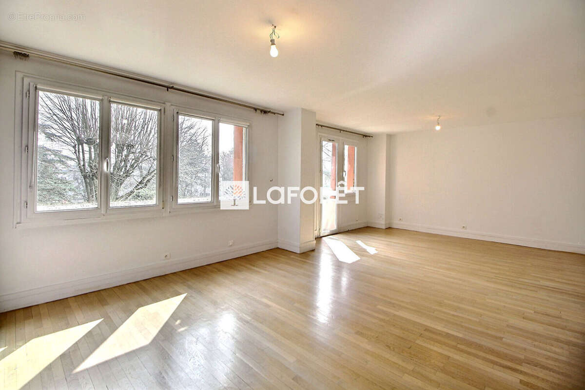 Appartement à SURESNES