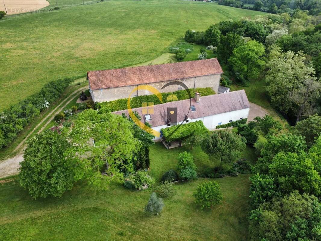 Maison à SAINT-DENIS-DE-PALIN