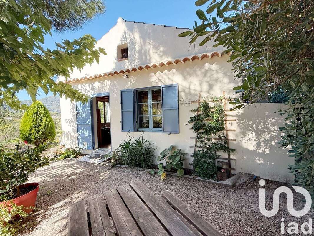 Photo 2 - Maison à SOLLIES-PONT