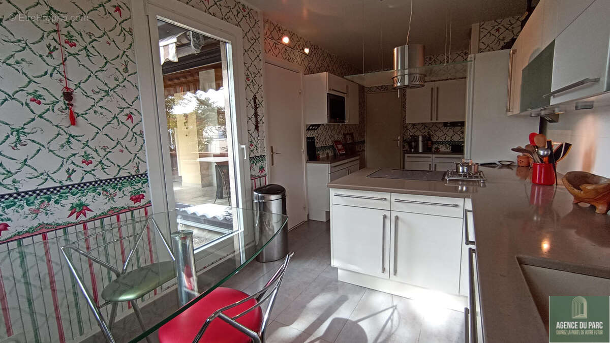 Appartement à VILLE-D'AVRAY