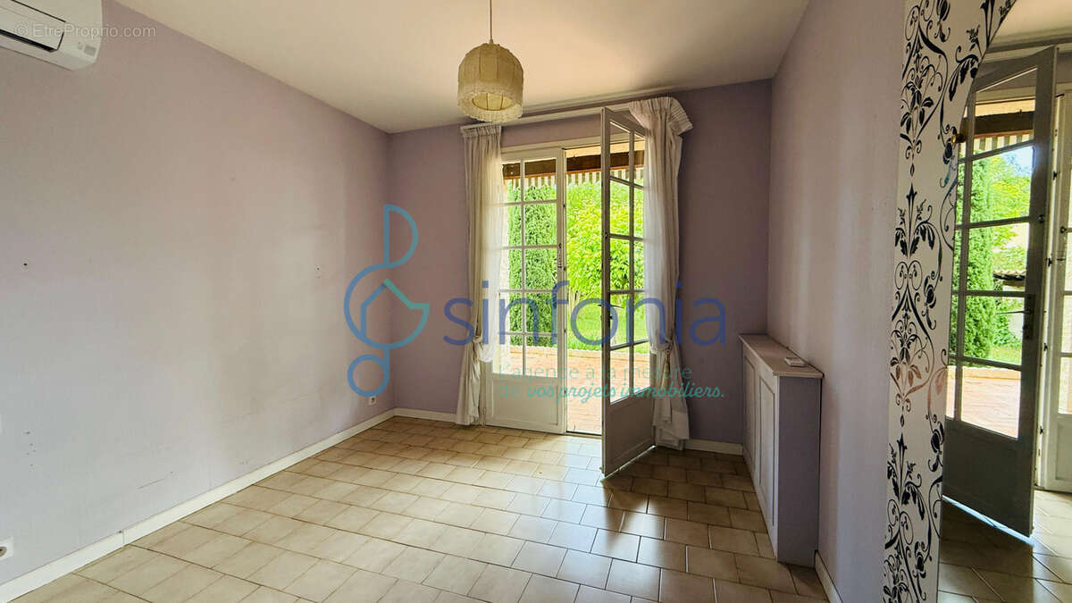 Maison à SAINTE-ANASTASIE