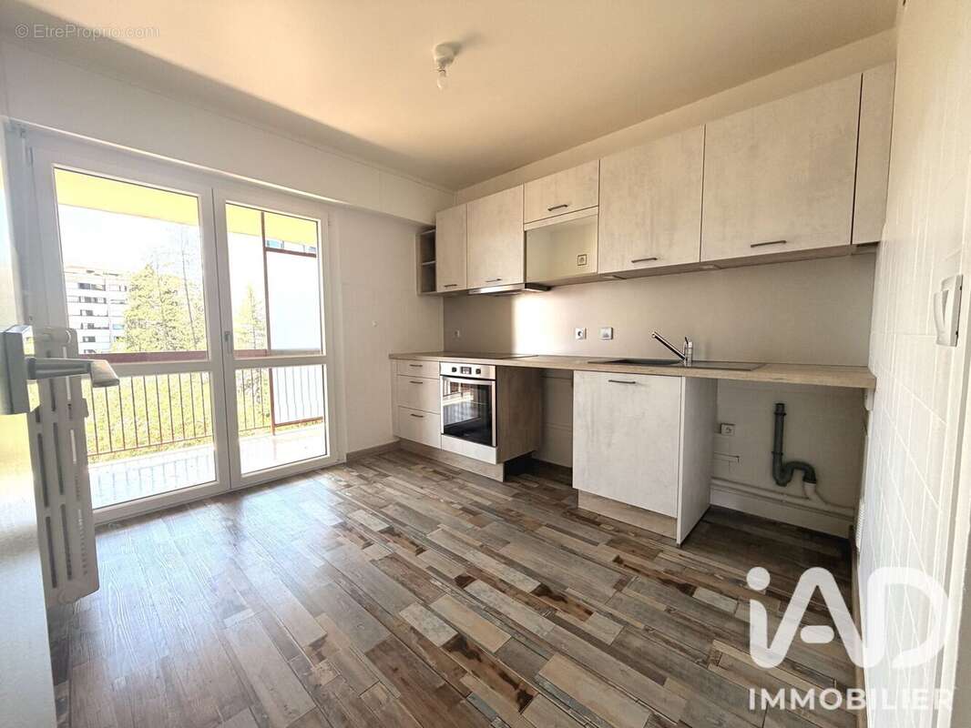 Appartement 77 m² à Saint-Julien-En-Genevois  - photo 4