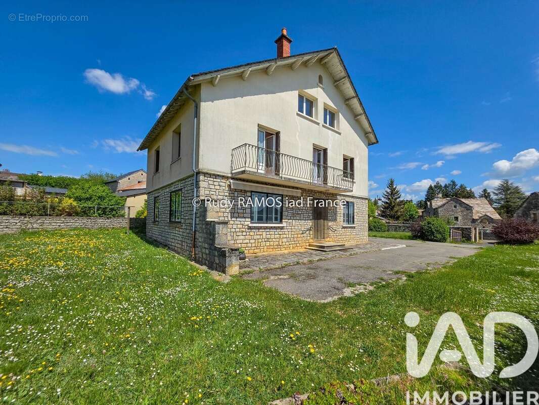 Maison 162 m² à Le Massegros  - photo 5