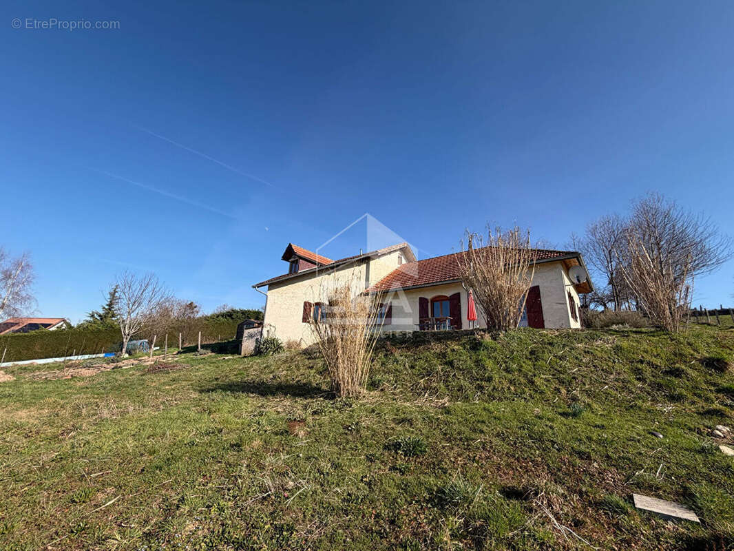 Maison à VIRIEU