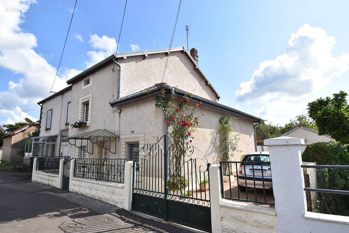 Maison à SAINT-LOUP-SUR-SEMOUSE
