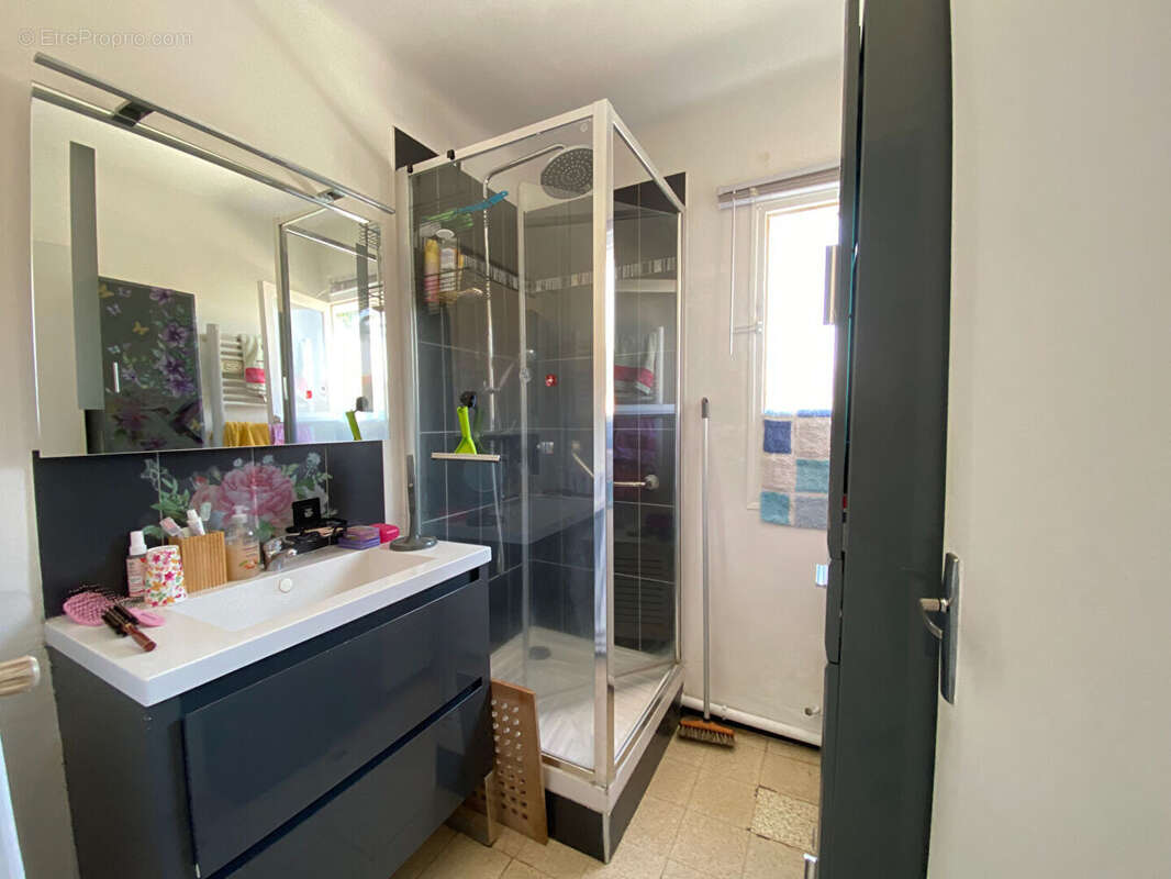 À vendre Toulon Cap Brun  Appartement T4 loué avec cave  Investissement locatif - photo 5