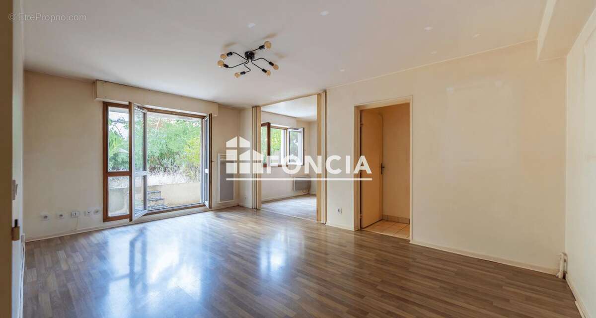 Appartement à PARIS-20E