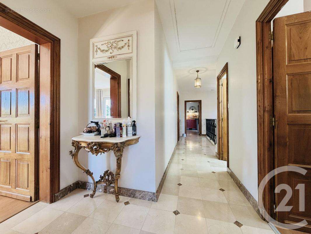 Maison 189 m² à Saint-Priest-Taurion  - photo 21
