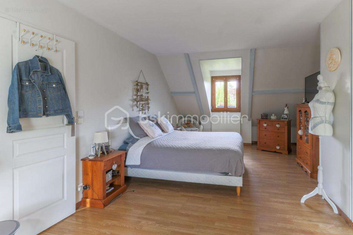 Maison à LA QUEUE-EN-BRIE