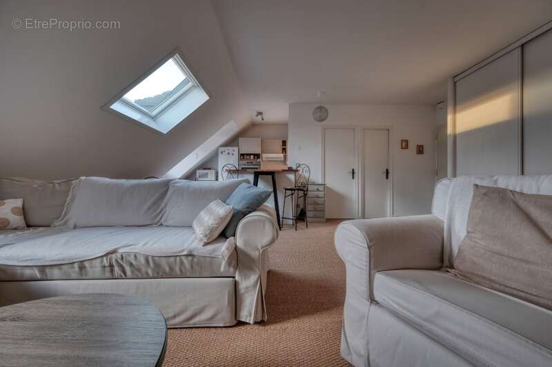 Appartement à NEAUPHLE-LE-CHATEAU