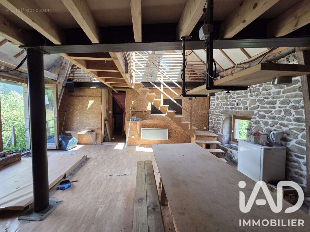 Maison 135 m² à Faux-La-Montagne  - photo 3