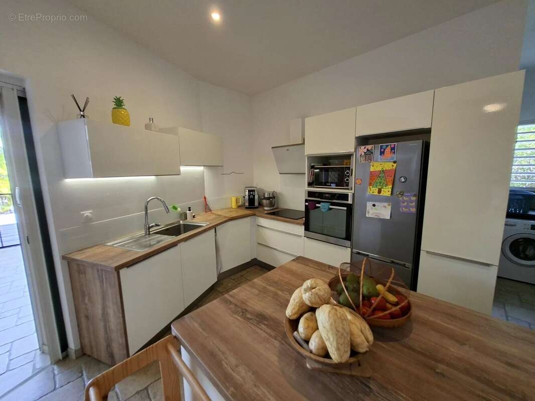 Maison à LES TROIS-ILETS