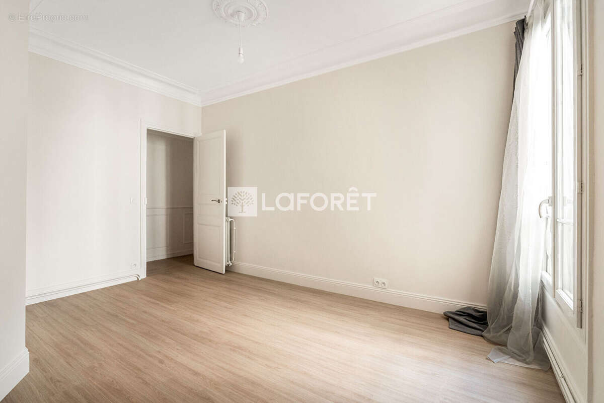 Appartement à PARIS-17E