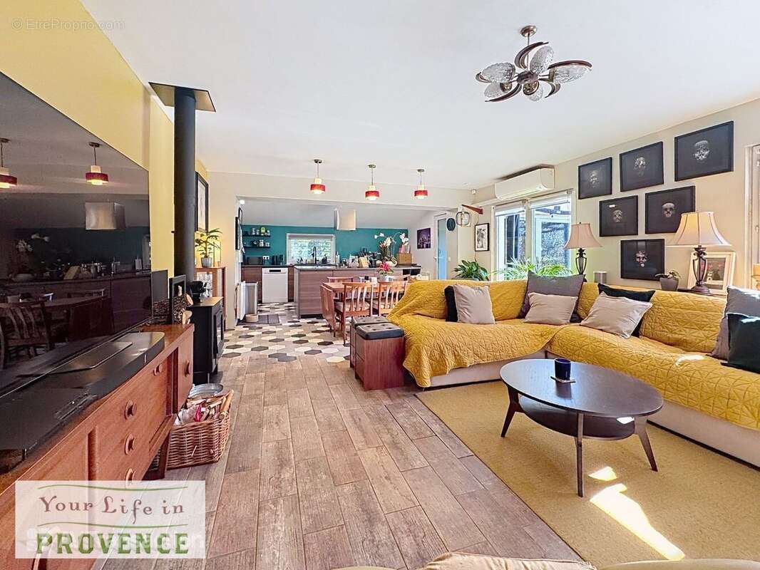 Maison 109 m² à Entrecasteaux  - photo 7