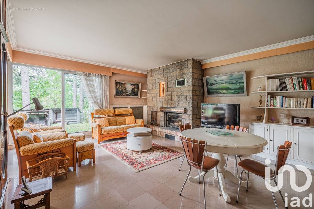 Photo 1 - Maison à BRIE-ET-ANGONNES