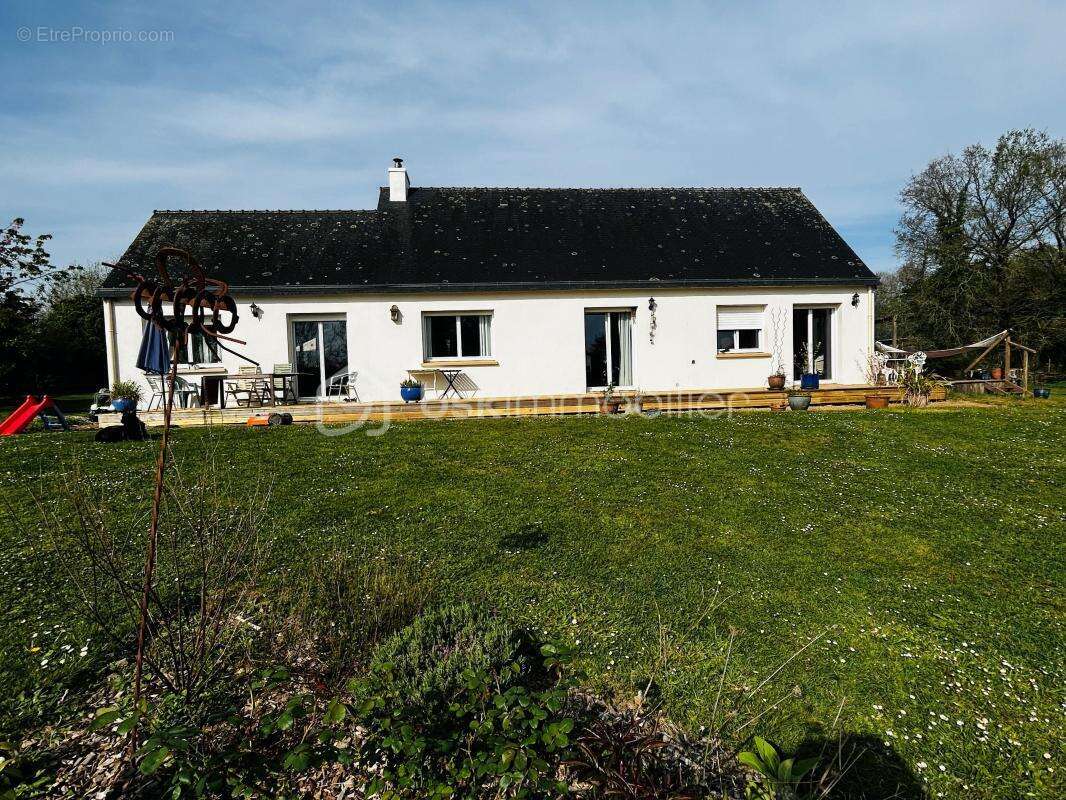 Maison à LANDELEAU
