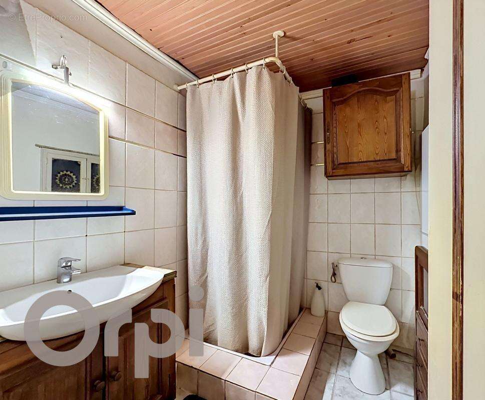 Maison à LE MUY