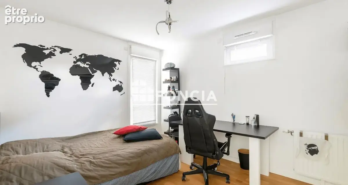 Duplex totalement meuble en dernier etage ouvrant sur une terrasse et deux balcons - photo 10