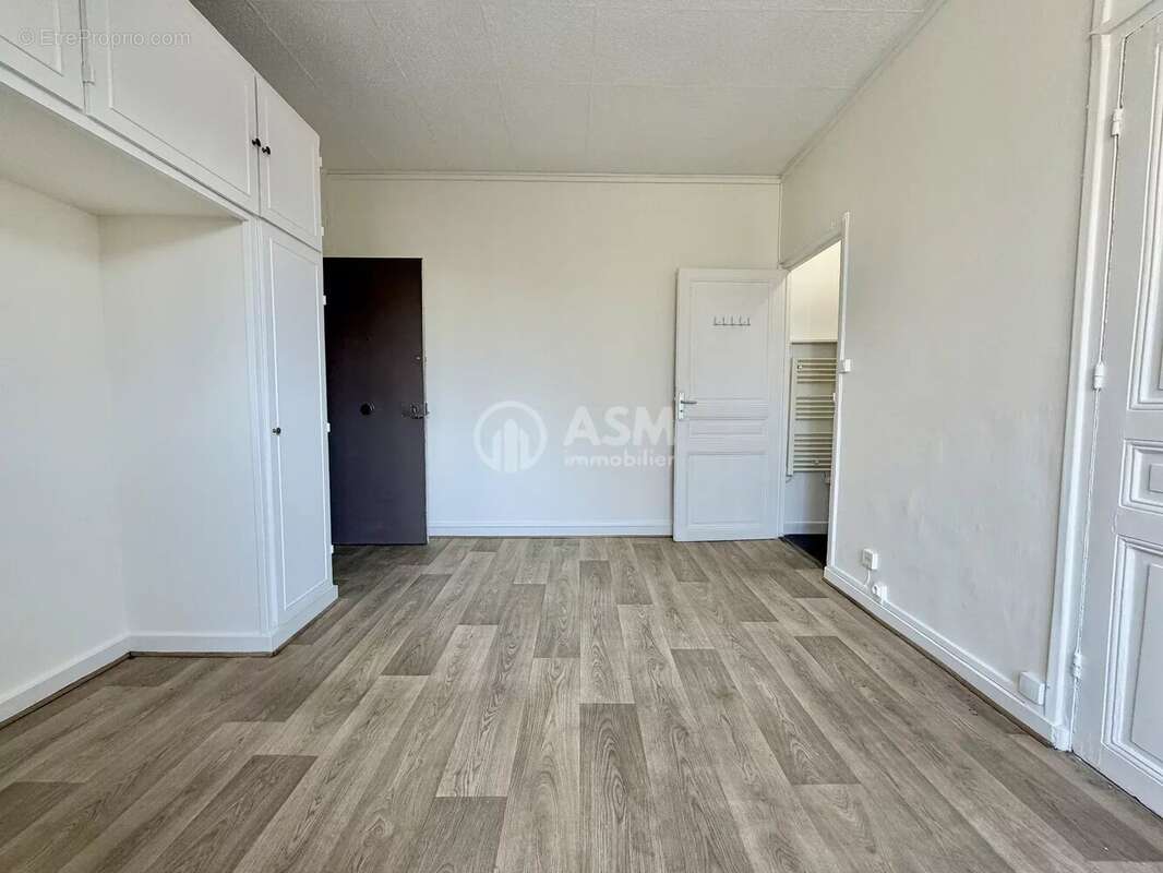 Appartement à LA GARENNE-COLOMBES