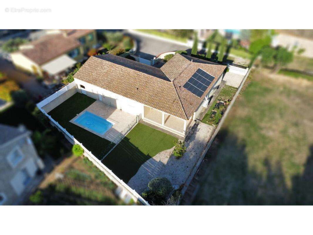 Maison à GINESTAS