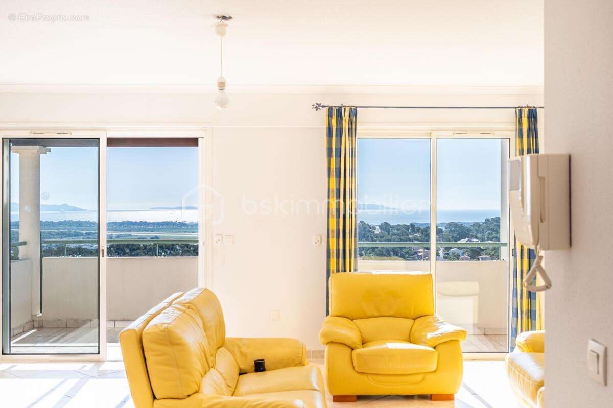 Appartement à HYERES