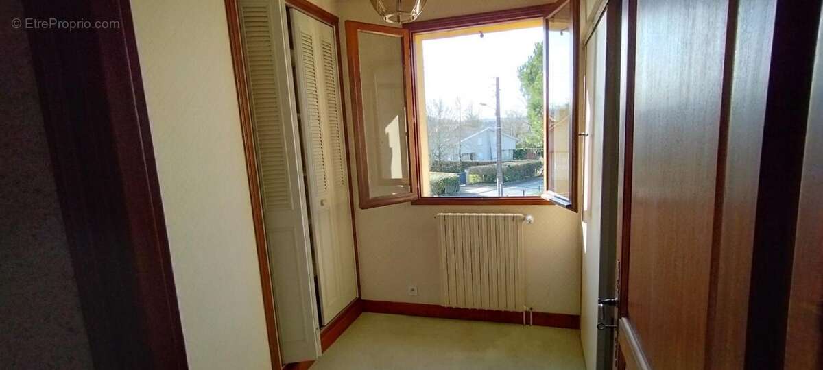 Commerce à BIARS-SUR-CERE