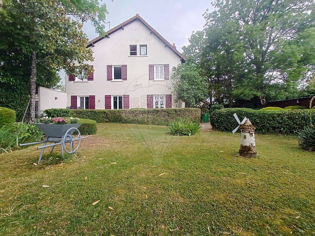 Maison à VARENNES-VAUZELLES