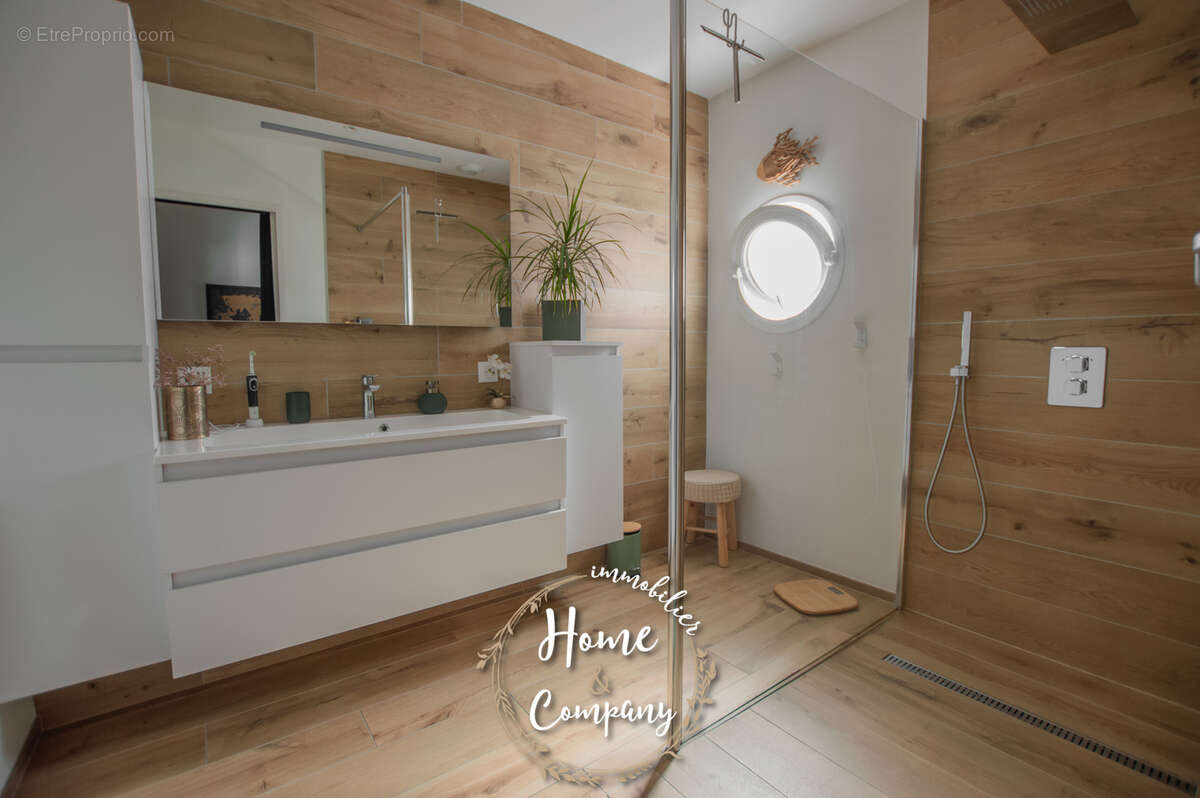 Maison à MORNAC-SUR-SEUDRE