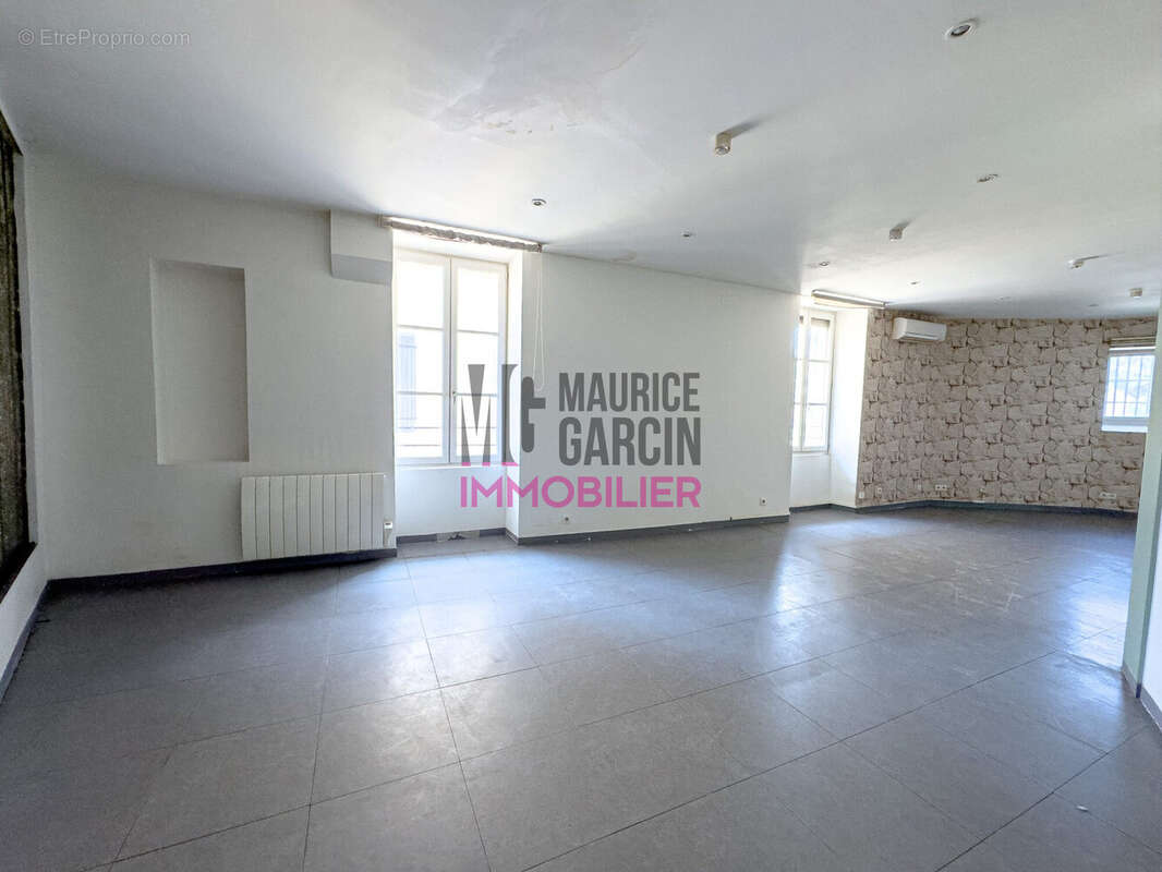 Appartement à CADEROUSSE