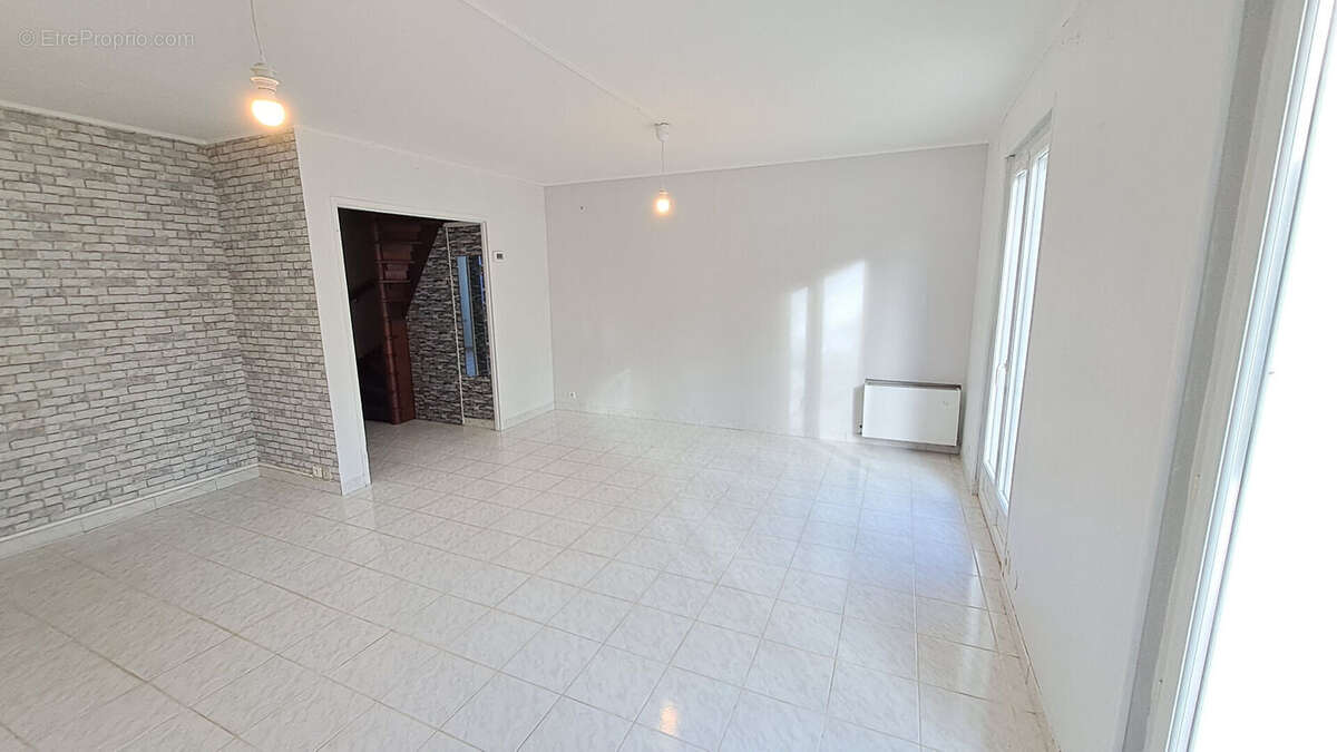 Maison à MAGNY-LES-HAMEAUX