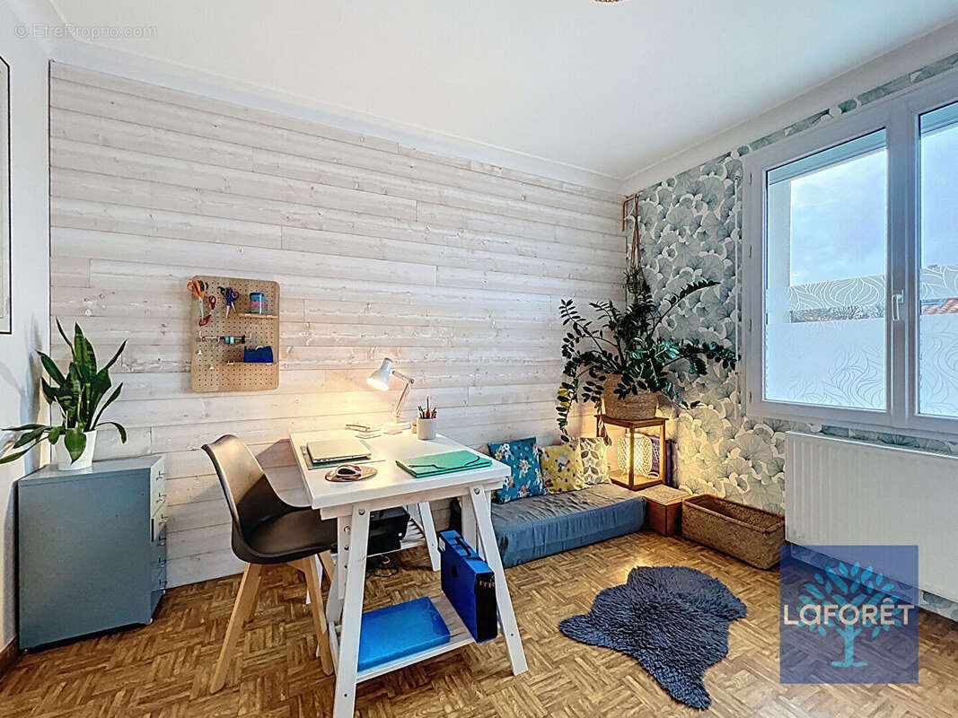 Maison à LA CHAIZE-LE-VICOMTE