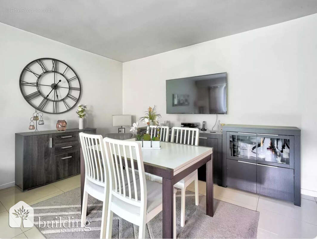 Appartement à COURBEVOIE